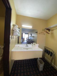 Innkeeper Motel Hamel - 4