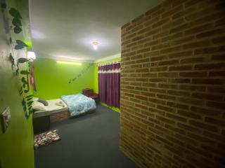 Home made guest house and netflix - 7