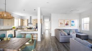 Lyle by AvantStay Chic Beach House w Pool Hot Tub Walking Distance to Ocean - 5