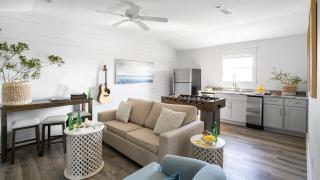 Lyle by AvantStay Chic Beach House w Pool Hot Tub Walking Distance to Ocean - 2
