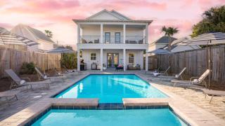 Lyle by AvantStay Chic Beach House w Pool Hot Tub Walking Distance to Ocean - 0