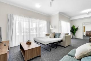 Courthouse Suite - Spacious Haven near Cairns Lagoon - 1