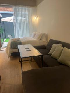 Nuevo Apto Loft con Lindo Patio cerca, Monserrate , Embajada Americana , Aeropuerto, corferias, Agora, vive claro, etc - 3