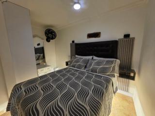 aparta-estudio cerca estación metro poblado - 0