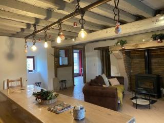 Gîte typique à Chapeau, confort en campagne bourbonnaise - FR-1-489-601 - 1