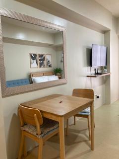 1106 Avida Tower 4 Atria Iloilo Pool Vies Studio Unit Comfy Cozy - 3