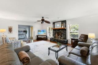 Sunny Marco Home with Pool Lanai Near Beaches - 9