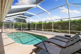 Sunny Marco Home with Pool Lanai Near Beaches - 8