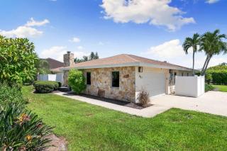 Sunny Marco Home with Pool Lanai Near Beaches - 5