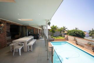 Spacious 4-Bedroom Coastal Haven with Sea Views - 2