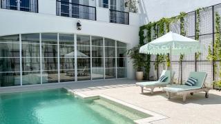 Chic & Spacious 4BR Luxury Villa with Pool - 0