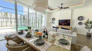 Chic & Spacious 4BR Luxury Villa with Pool - 8