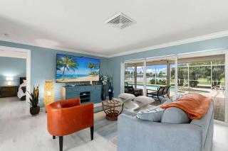 Stunning Lakefront Retreat - Pool - Hot Tub - 8