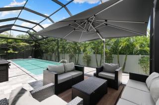 Tropical Moden Naples Retreat with Private Pool - 8