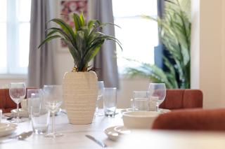 Stylish 1BR Apt near Cardiff Castle - 9