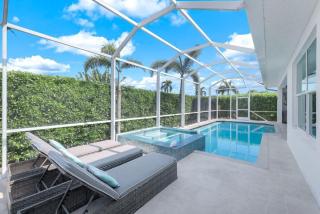 Coastal Marco Retreat - Private Pool & Spa - 9