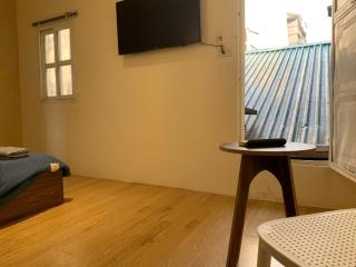 18 Hang Be - Old Quarter Apt - 1