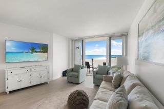 Stunning Marco Condo l Million-Dollar Views - 8