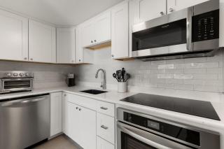 Stunning Marco Condo l Million-Dollar Views - 2