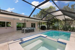 Beautiful Marco Home l Pool l Hot Tub - 6