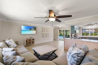 Beautiful Marco Home l Pool l Hot Tub - 3