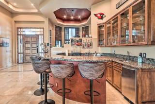 Lavish Estate Wthree Sport Courts & Home Theater! - 3