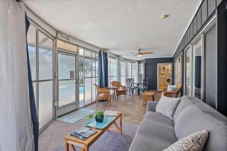 Tropical 3BD 2BTH Poolside Retreat Near Beaches - 7