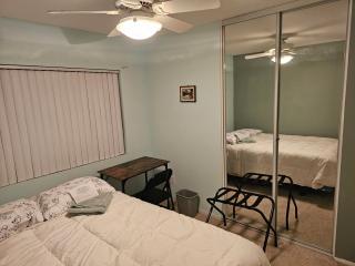 PRIVATE ROOM 1 - Prime City Access - Welcome to the Cat House - We cannot accommodate guests wearing perfume or cologne, or smokers, due to an allergy - 9