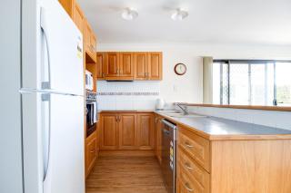 Waterfront Getaway in Sussex - 3