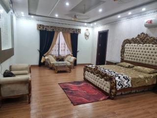 Elegance Abounds - 8