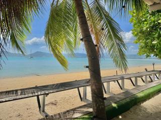 Sea Dreamer Beachfront Apartments - 8