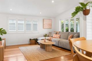 The Palma your Leafy Tropical Escape in Moffat Beach - 2