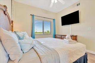 WATERVIEW Balcony HOT TUB Heated Pool Rum Bar - 5