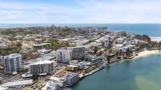 Seaside Solace at Caloundra Seaview 3BD Apartment - 6