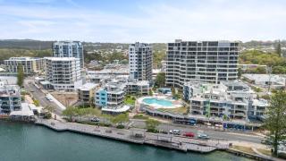 Seaside Solace at Caloundra Seaview 3BD Apartment - 4