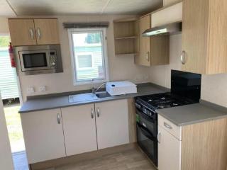 Caravan With Front Decking At Coopers Beach Holiday Park Ref 49080Pa - 9