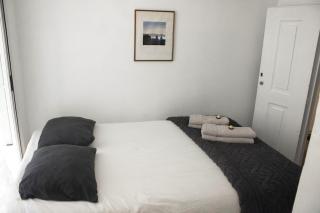 Elegant Central Apartment with Private Jacuzzi - 4