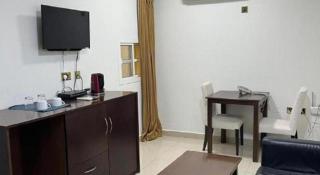 Sovereign Hotel - Marriage Certificate Required - 8