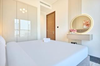 STAY BY LATINEM Luxury 1BR Holiday Home CB 0810 Near Burj Khalifa - 1