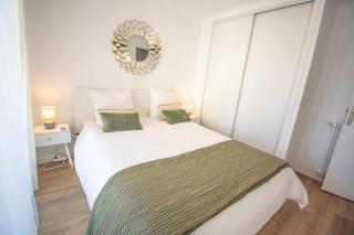 Bright 1Bedroom Apartment, Steps to Juan les Pins Beach - 2