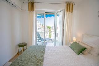 Bright 1Bedroom Apartment, Steps to Juan les Pins Beach - 1