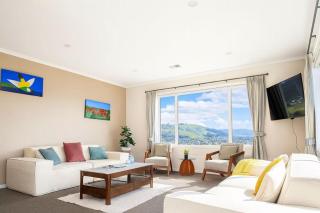 Hilltop Ocean Hideaway - Aotea Wellington - 2