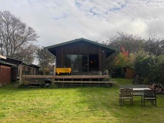 Romantic Retreat Close To The Beach - 2