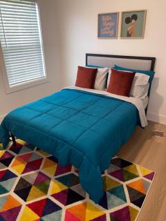 Downtown New 3 Story Sleeps 14 - 5