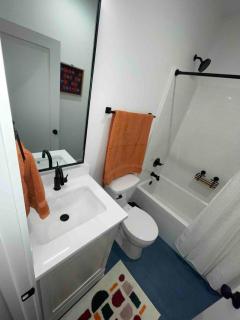 Downtown New 3 Story Sleeps 14 - 1