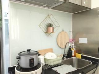 Cozy Entire Apartment Kitchenette Full Bath 1st Floor Olympic Station - 4