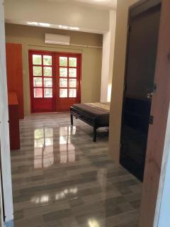 American Roadhouse Hotel and Restaurant - 0