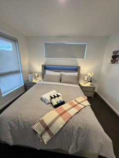 Green Hill Views - Family Home close to Hobart - 4bed, 2bath - 8