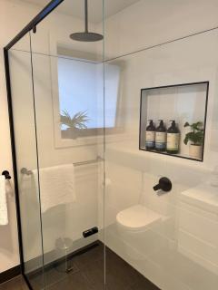 Green Hill Views - Family Home close to Hobart - 4bed, 2bath - 6