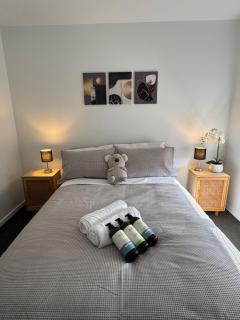 Green Hill Views - Family Home close to Hobart - 4bed, 2bath - 2